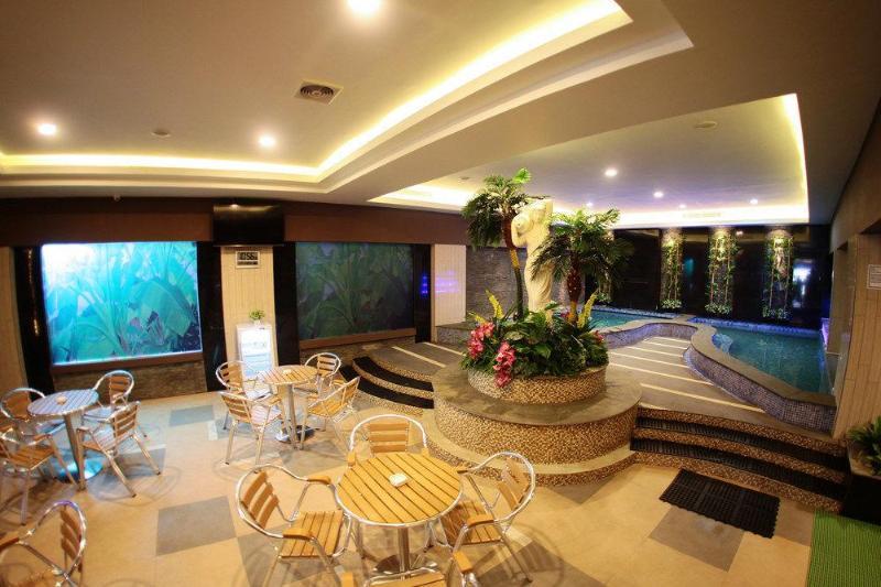Aswin Hotel And Spa Макасар Экстерьер фото