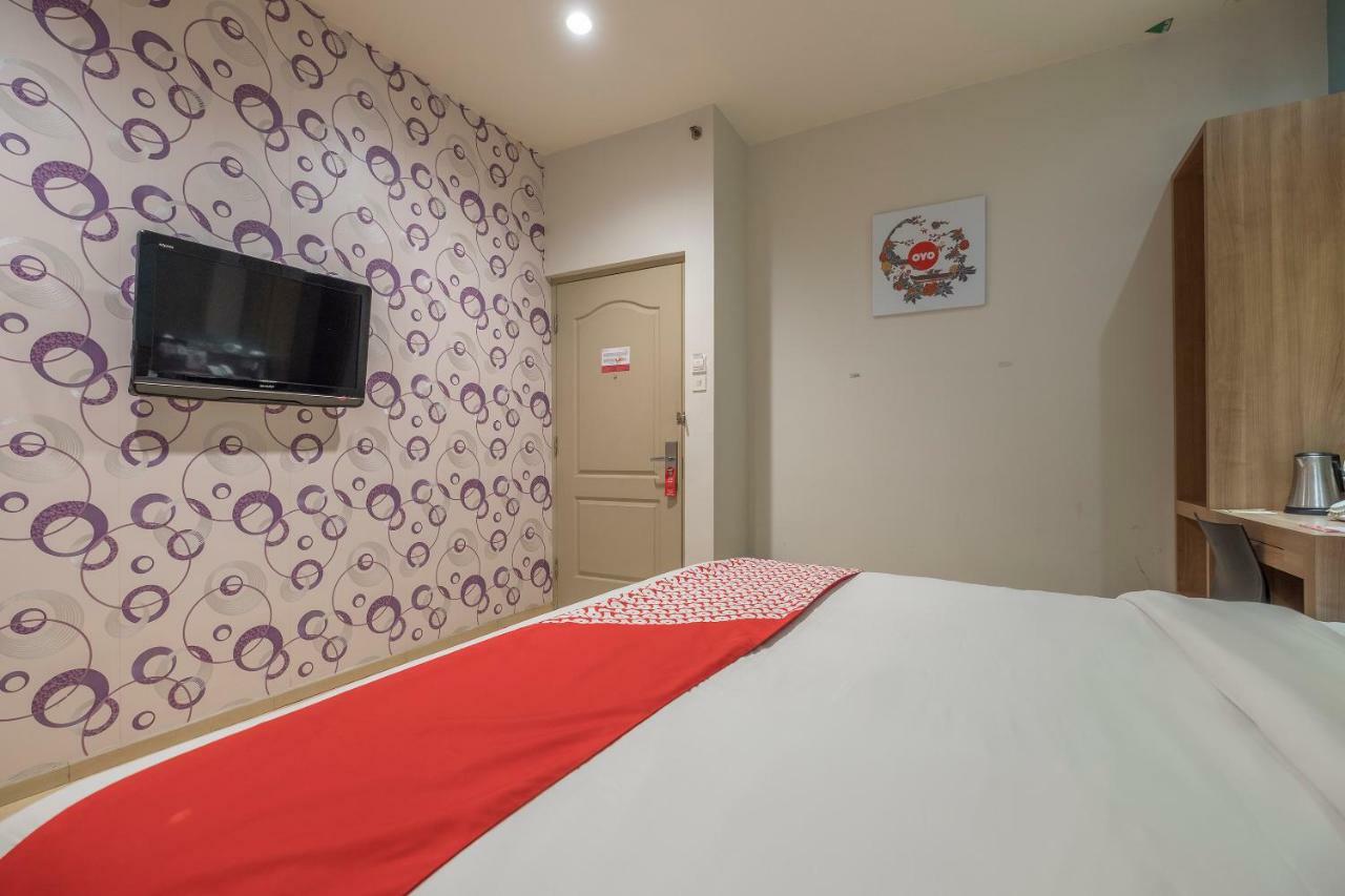 Aswin Hotel And Spa Макасар Экстерьер фото